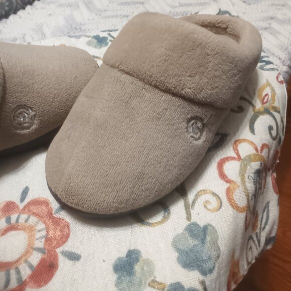 Ladies Slipper's - Picture 5 of 5